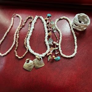 Shell jewelry bundle   (5) necklaces (1) bracelet (1) pair of shell earrings